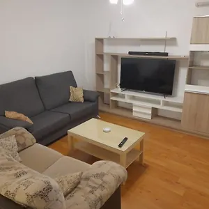 1f, Aire Acondic, 80m2, 2 Dormitorios, 4 Huespedes, Wifi Gratis La Linea de la Concepcion