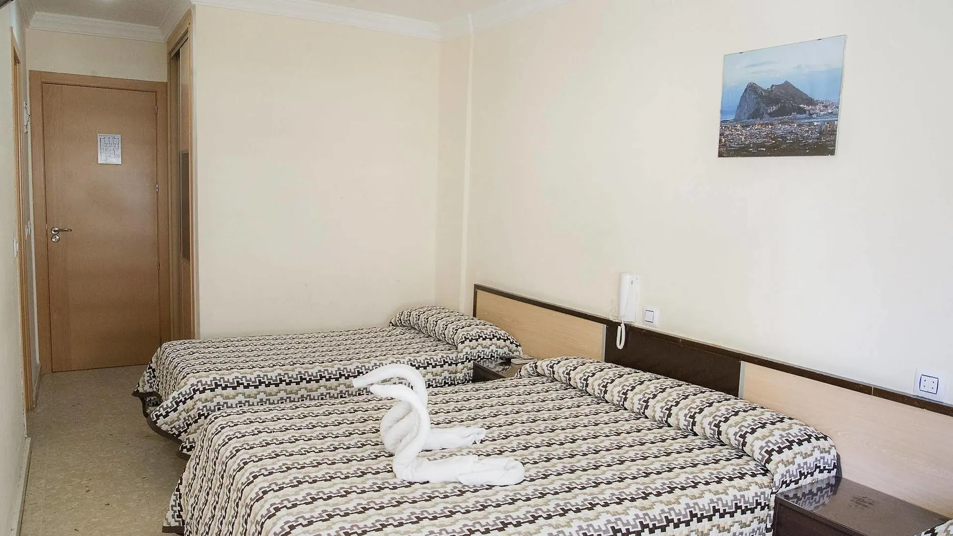 Hotel Hostal La Campana La Línea de la Concepción